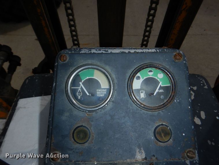 image for item DM2330 John Deere 480-B  forklift