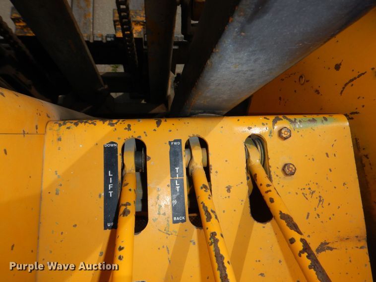 image for item DM2330 John Deere 480-B  forklift