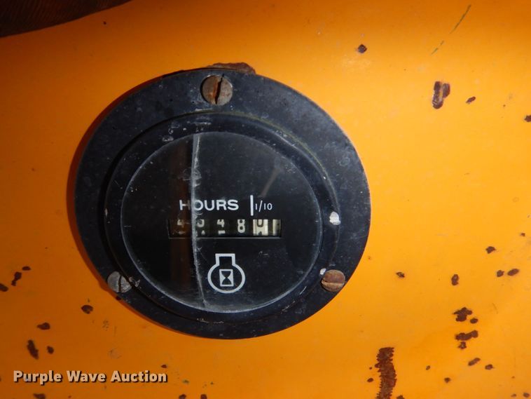 image for item DM2330 John Deere 480-B  forklift