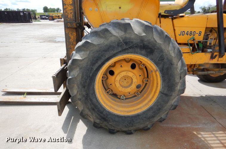 image for item DM2330 John Deere 480-B  forklift