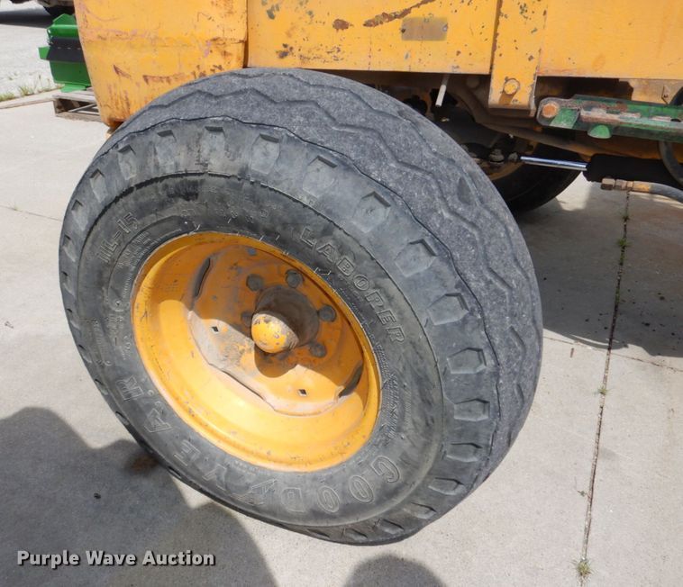 image for item DM2330 John Deere 480-B  forklift