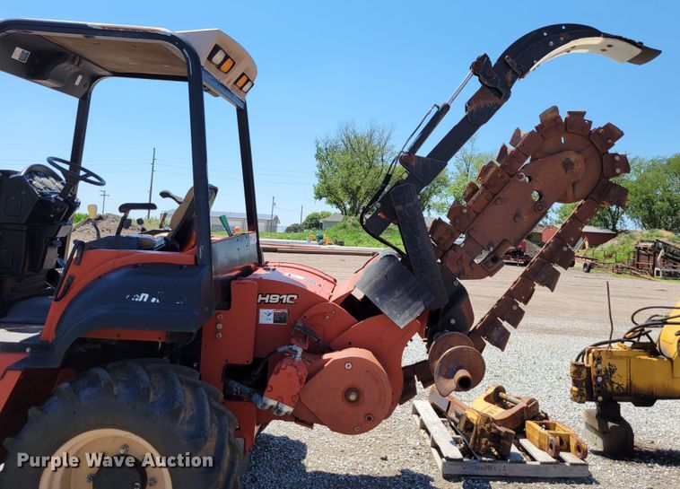 image for item DM2350 2008 Ditch Witch RT115  trencher