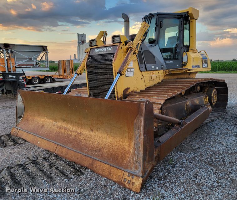 image for item DM2352 2004 Komatsu D65PX-15  dozer