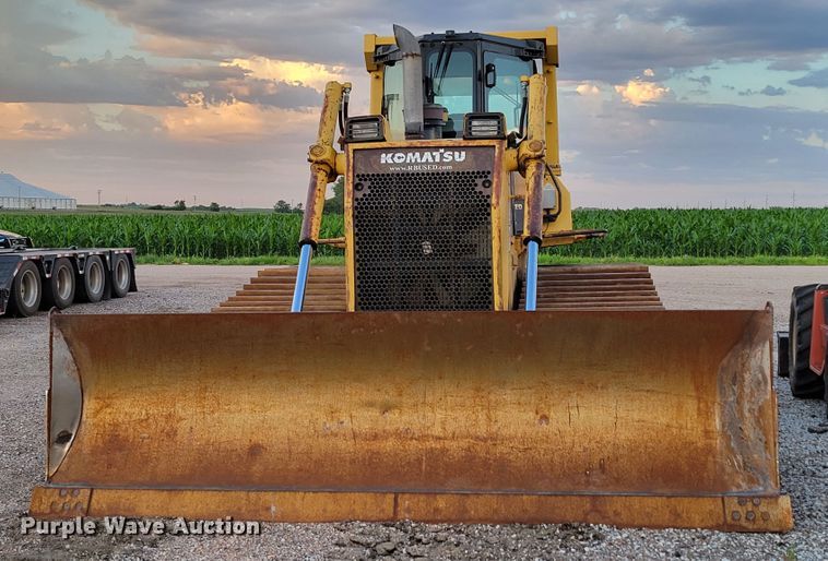 image for item DM2352 2004 Komatsu D65PX-15  dozer