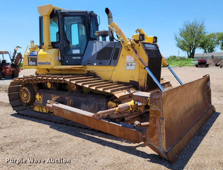image for item DM2352 2004 Komatsu D65PX-15  dozer