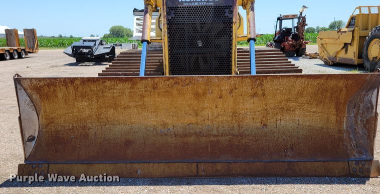 image for item DM2352 2004 Komatsu D65PX-15  dozer