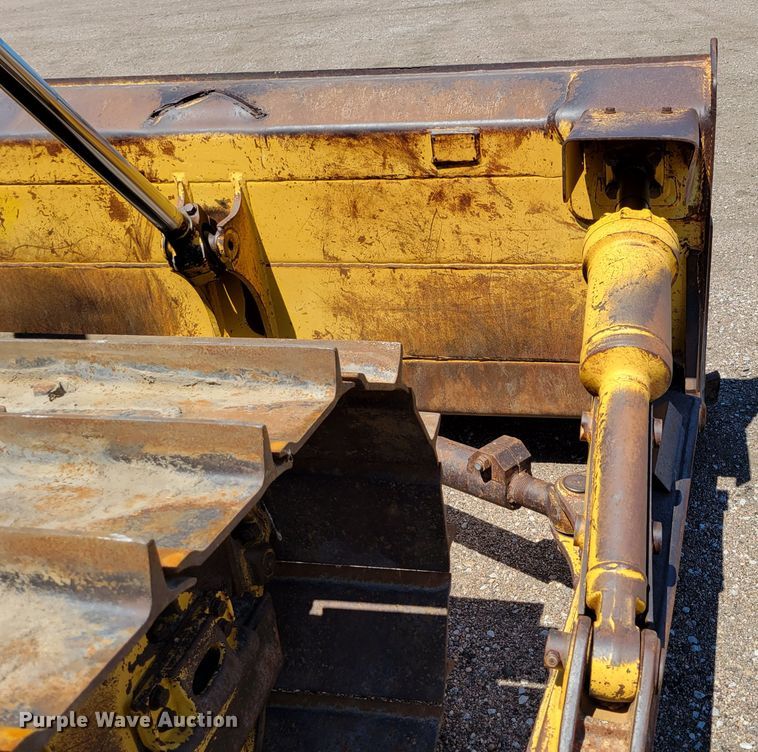 image for item DM2352 2004 Komatsu D65PX-15  dozer