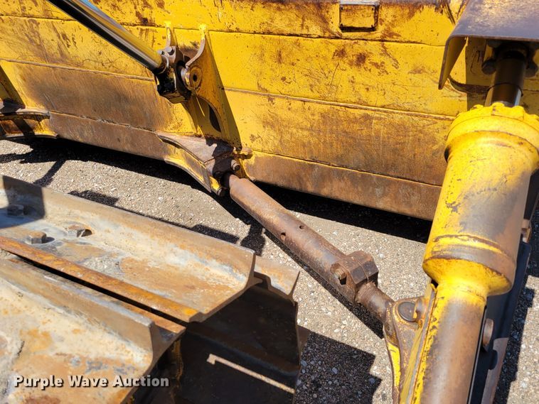 image for item DM2352 2004 Komatsu D65PX-15  dozer