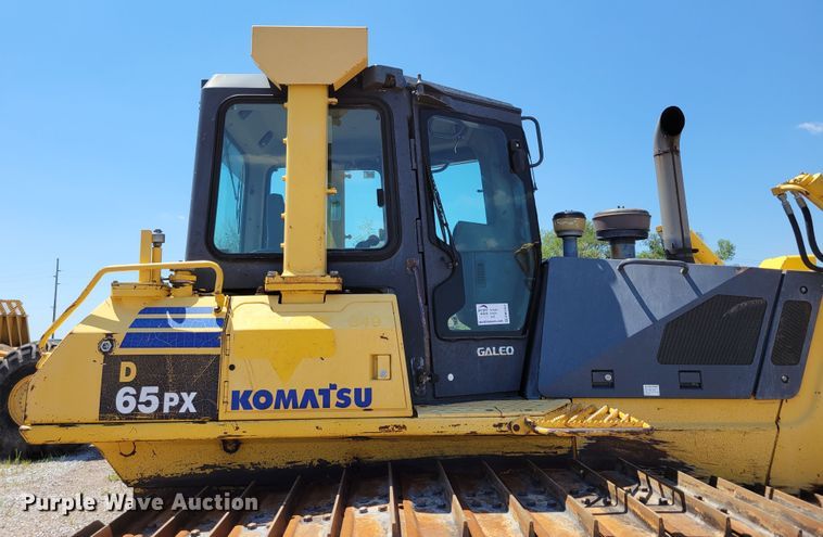 image for item DM2352 2004 Komatsu D65PX-15  dozer