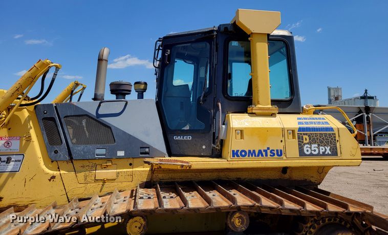 image for item DM2352 2004 Komatsu D65PX-15  dozer