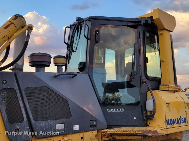 image for item DM2352 2004 Komatsu D65PX-15  dozer