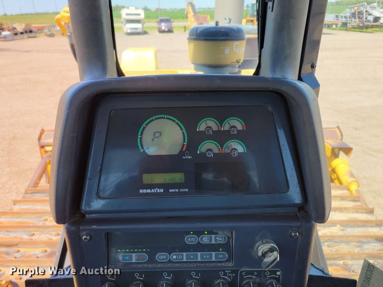 image for item DM2352 2004 Komatsu D65PX-15  dozer