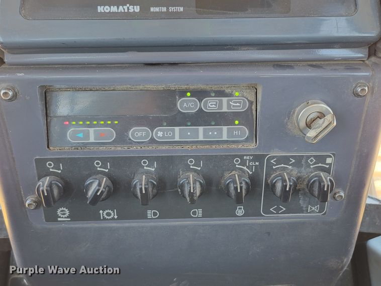 image for item DM2352 2004 Komatsu D65PX-15  dozer