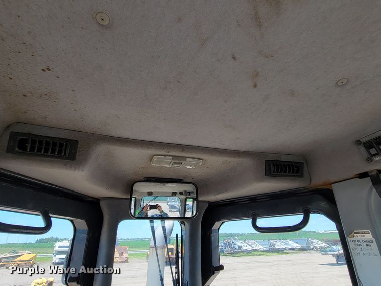 image for item DM2352 2004 Komatsu D65PX-15  dozer