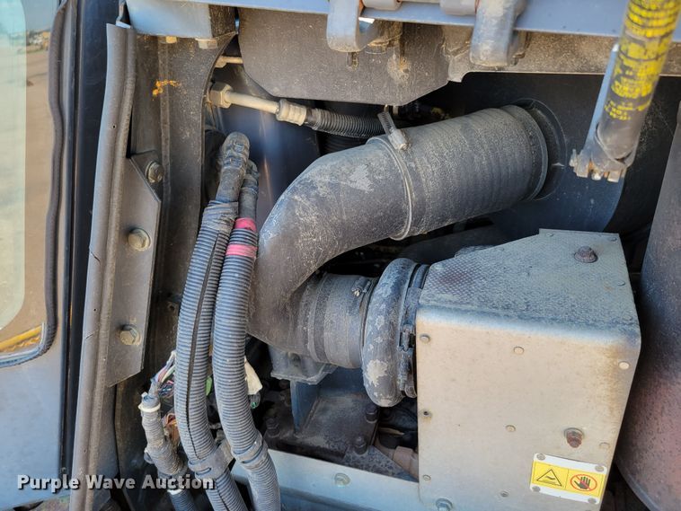 image for item DM2352 2004 Komatsu D65PX-15  dozer