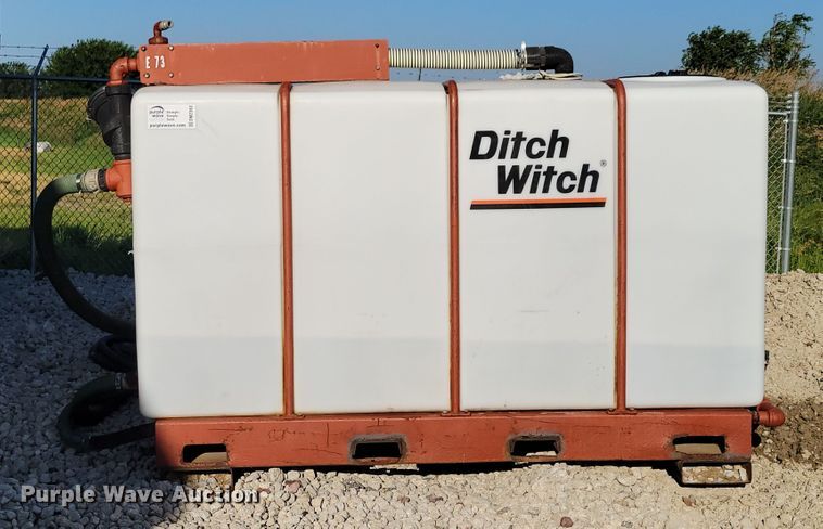 image for item DM2363 2001 Ditch Witch FM13  fluid mixing system