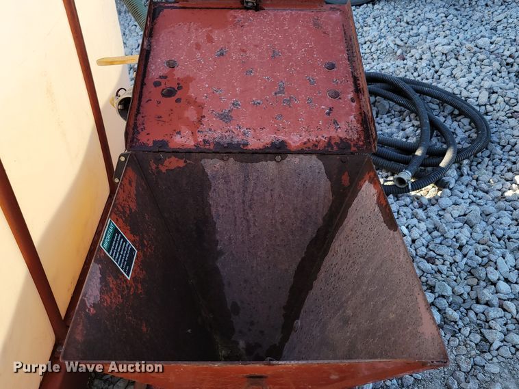 image for item DM2363 2001 Ditch Witch FM13  fluid mixing system