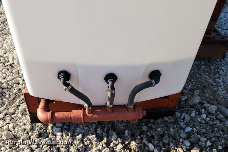 image for item DM2363 2001 Ditch Witch FM13  fluid mixing system