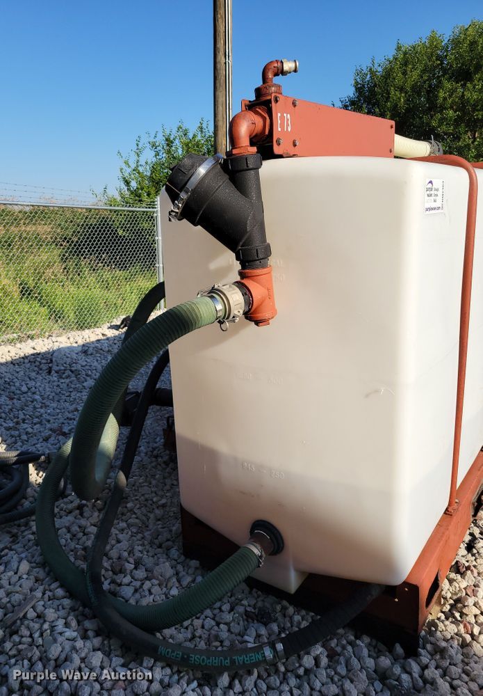 image for item DM2363 2001 Ditch Witch FM13  fluid mixing system