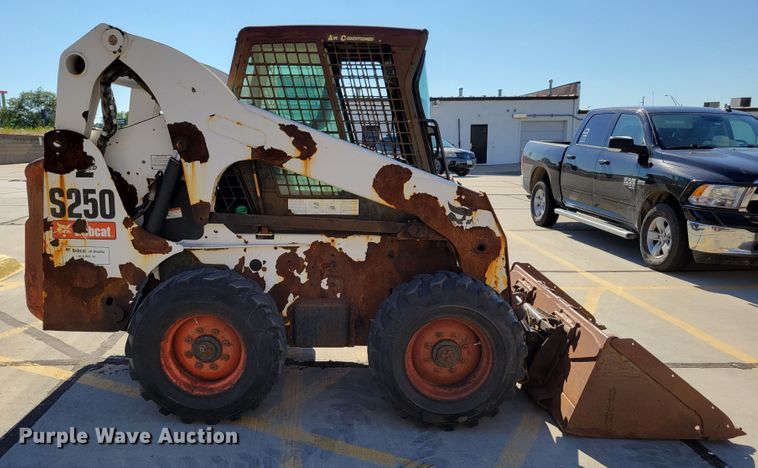 image for item DM2378 2008 Bobcat S250  skid steer loader