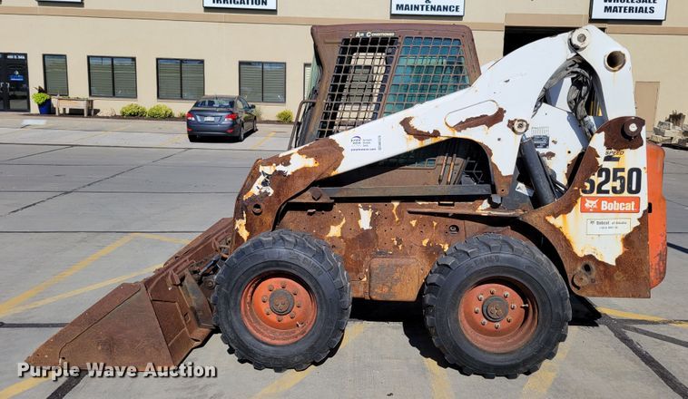 image for item DM2378 2008 Bobcat S250  skid steer loader