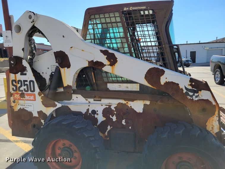 image for item DM2378 2008 Bobcat S250  skid steer loader