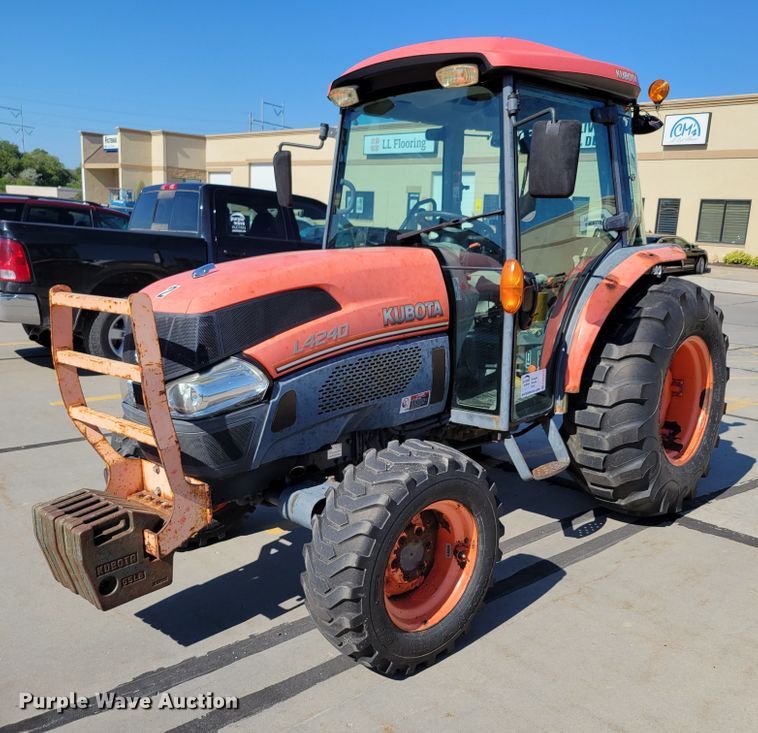 image for item DM2379 Kubota L4240  MFWD tractor