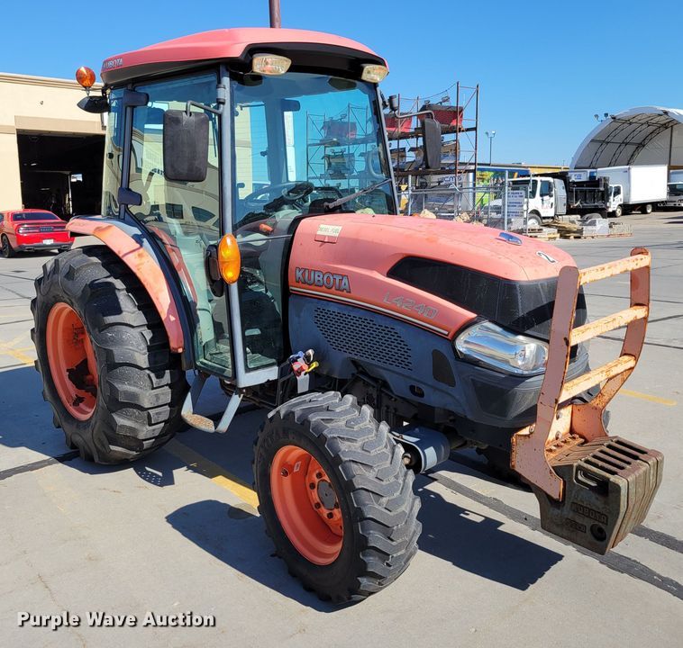 image for item DM2379 Kubota L4240  MFWD tractor