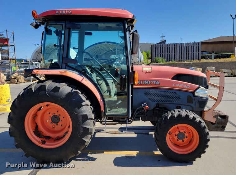 image for item DM2379 Kubota L4240  MFWD tractor