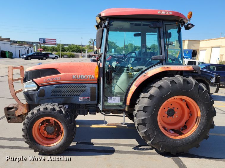image for item DM2379 Kubota L4240  MFWD tractor