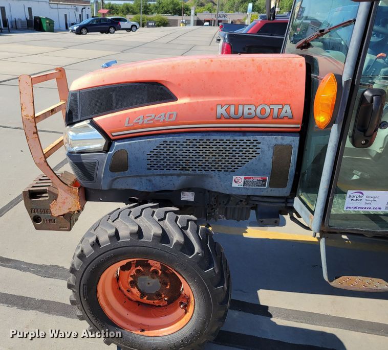 image for item DM2379 Kubota L4240  MFWD tractor