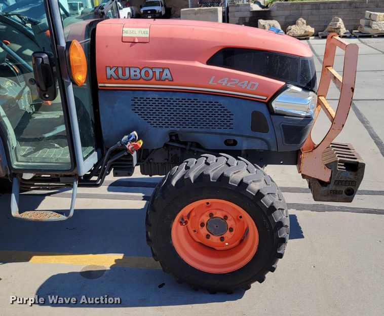 image for item DM2379 Kubota L4240  MFWD tractor