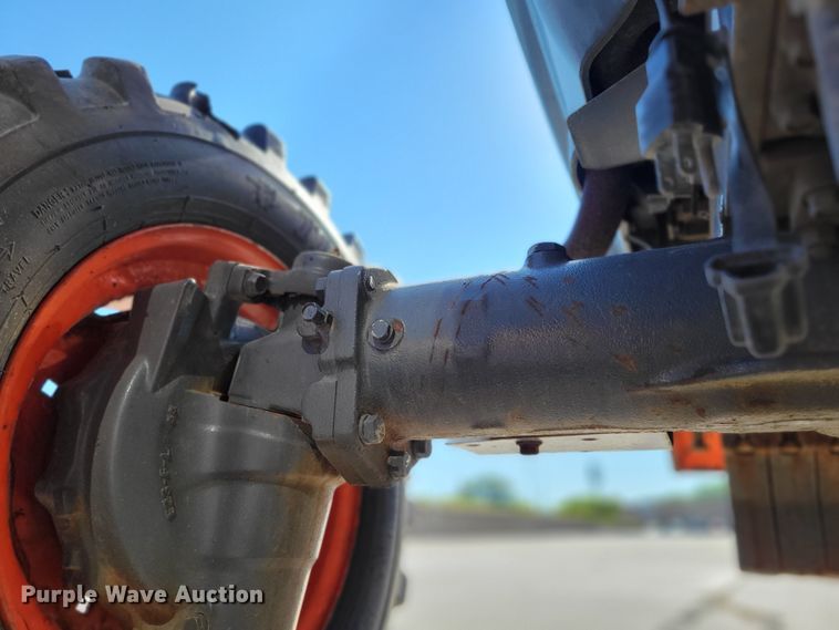 image for item DM2379 Kubota L4240  MFWD tractor