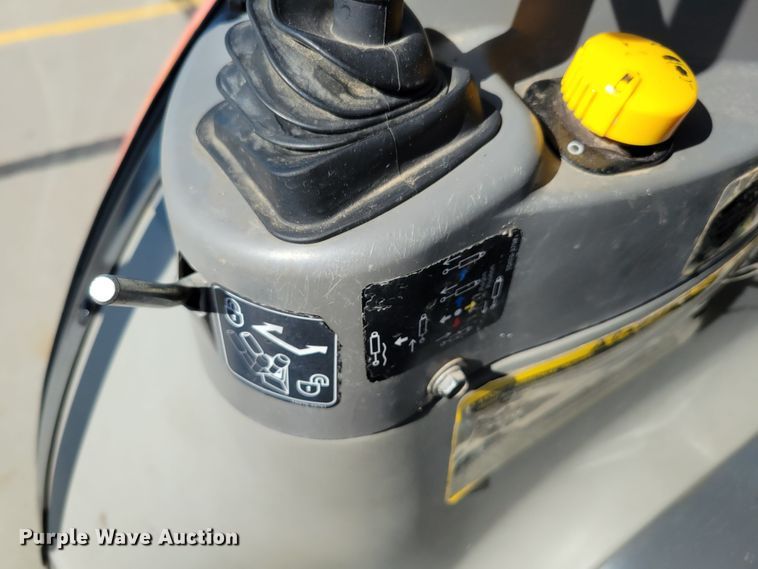 image for item DM2379 Kubota L4240  MFWD tractor