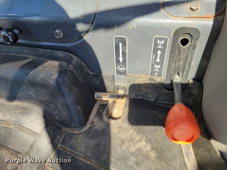 image for item DM2379 Kubota L4240  MFWD tractor