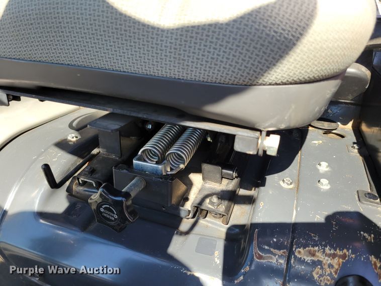 image for item DM2379 Kubota L4240  MFWD tractor