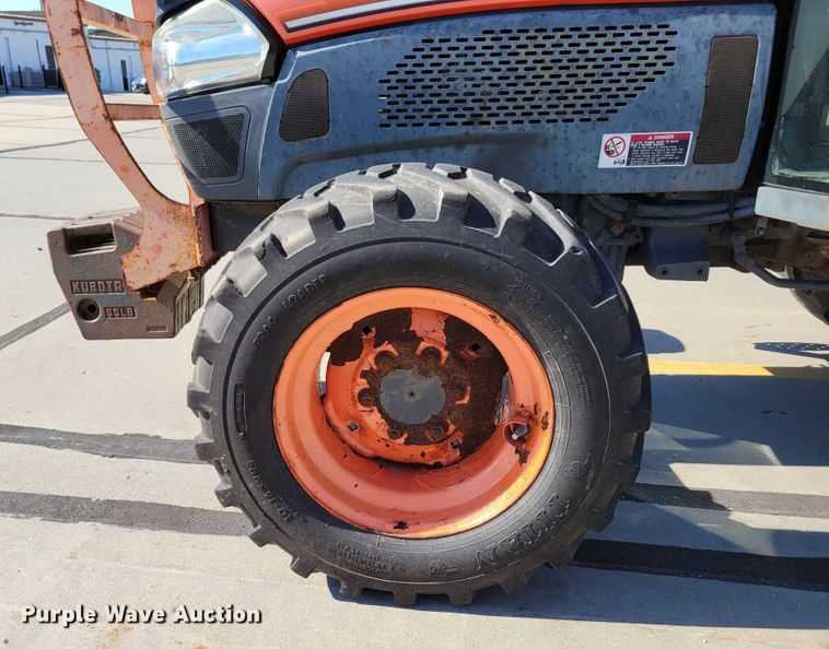 image for item DM2379 Kubota L4240  MFWD tractor