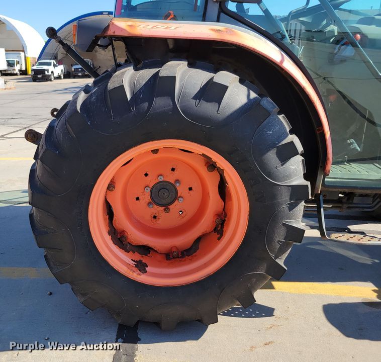 image for item DM2379 Kubota L4240  MFWD tractor