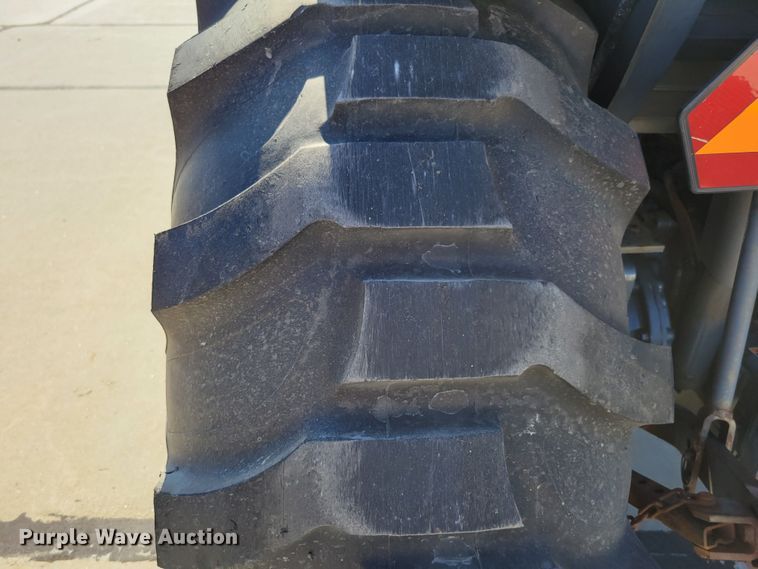 image for item DM2379 Kubota L4240  MFWD tractor