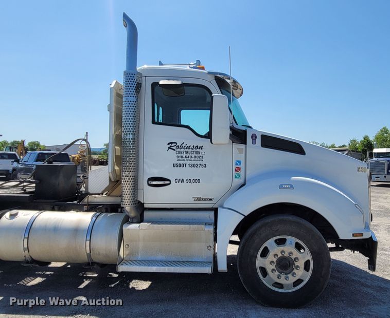 image for item DM4181 2015 Kenworth T880  semi truck