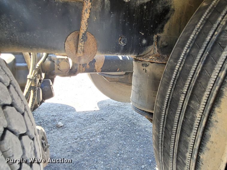 image for item DM4181 2015 Kenworth T880  semi truck