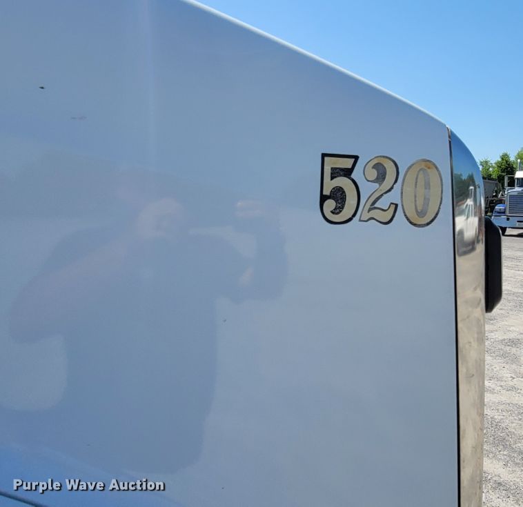 image for item DM4181 2015 Kenworth T880  semi truck