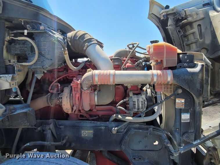 image for item DM4181 2015 Kenworth T880  semi truck