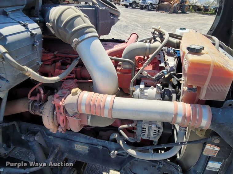 image for item DM4181 2015 Kenworth T880  semi truck