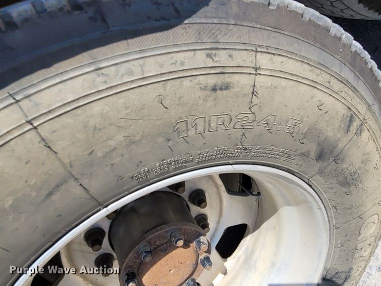 image for item DM4181 2015 Kenworth T880  semi truck