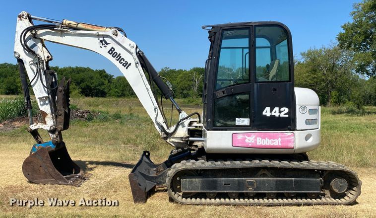 image for item DM4222 2003 Bobcat 442  mini excavator