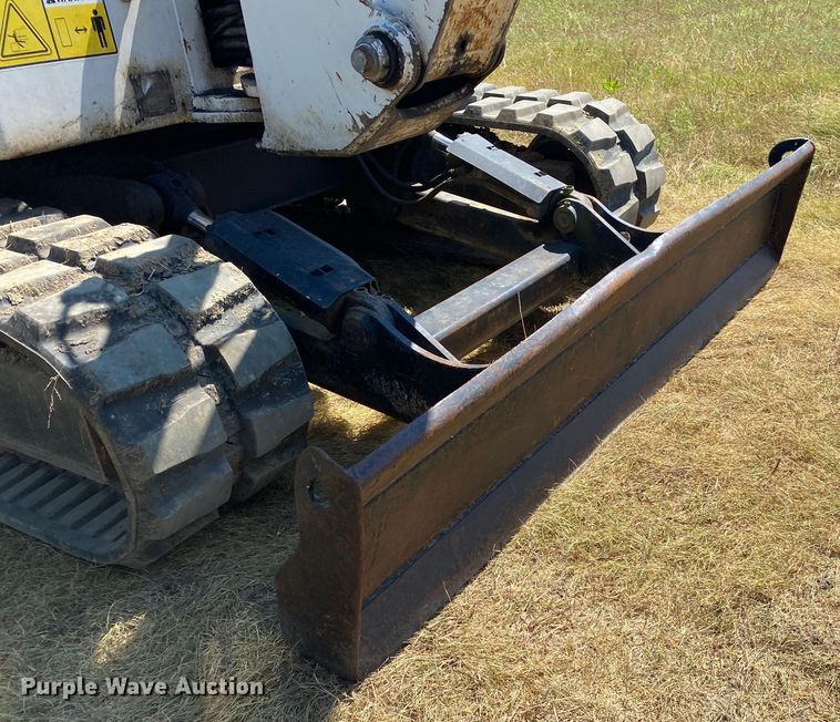 image for item DM4222 2003 Bobcat 442  mini excavator