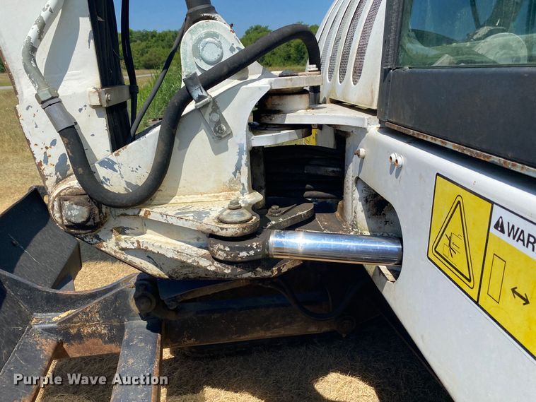 image for item DM4222 2003 Bobcat 442  mini excavator