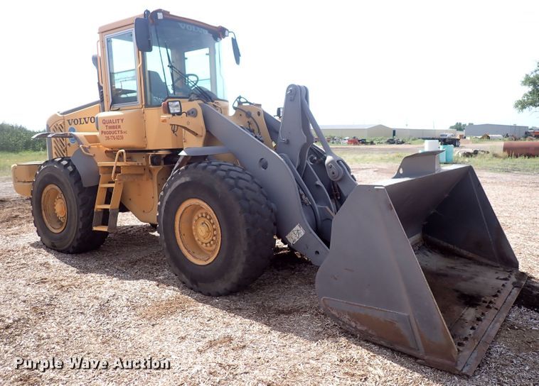 image for item DN0469 2005 Volvo L90E  wheel loader