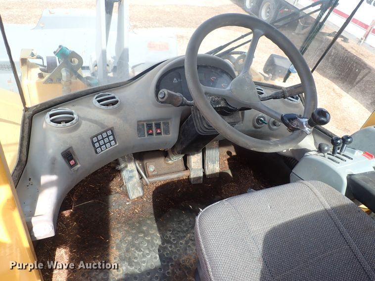 image for item DN0469 2005 Volvo L90E  wheel loader